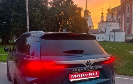 Toyota Urban Cruiser, 2023 год, 3 000 000 рублей, 27 фотография