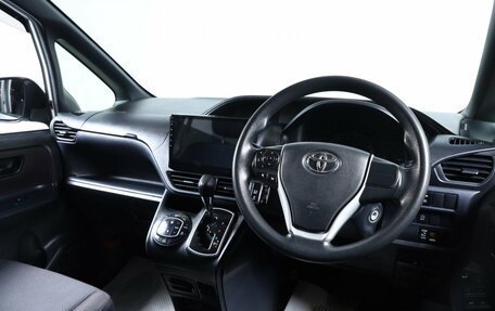 Toyota Noah III, 2014 год, 2 149 000 рублей, 8 фотография