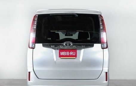 Toyota Noah III, 2014 год, 2 149 000 рублей, 6 фотография
