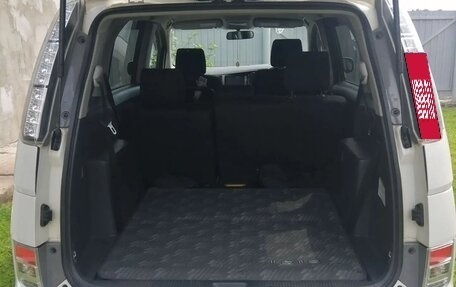 Toyota ISis I, 2011 год, 1 050 000 рублей, 11 фотография