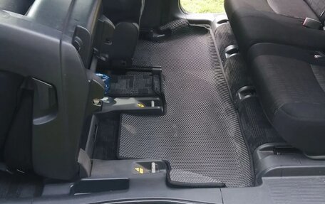 Toyota ISis I, 2011 год, 1 050 000 рублей, 16 фотография