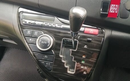 Toyota ISis I, 2011 год, 1 050 000 рублей, 18 фотография