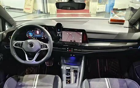 Volkswagen Golf VIII, 2023 год, 1 780 000 рублей, 7 фотография