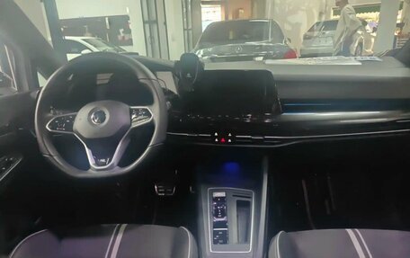 Volkswagen Golf VIII, 2023 год, 1 780 000 рублей, 6 фотография