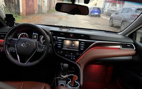Toyota Camry, 2019 год, 2 600 000 рублей, 8 фотография