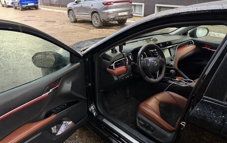 Toyota Camry, 2019 год, 2 600 000 рублей, 11 фотография