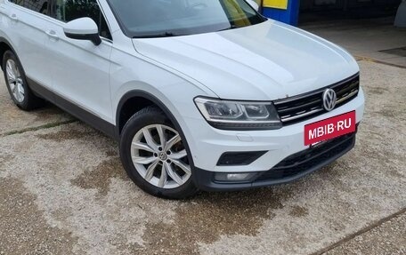 Volkswagen Tiguan II, 2020 год, 2 350 000 рублей, 3 фотография