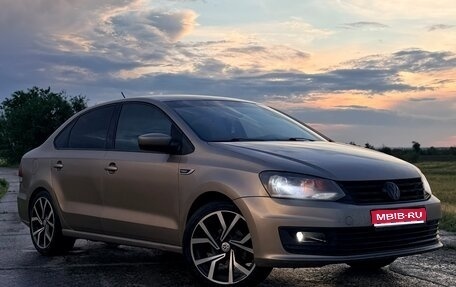Volkswagen Polo VI (EU Market), 2015 год, 860 000 рублей, 1 фотография