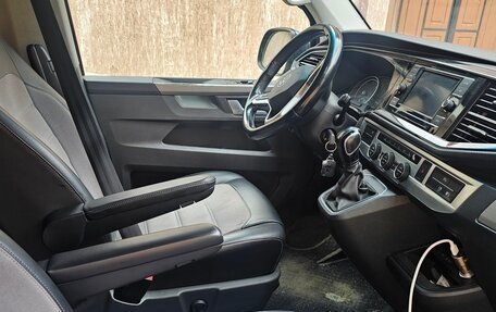 Volkswagen Multivan T6 рестайлинг, 2021 год, 5 200 000 рублей, 5 фотография