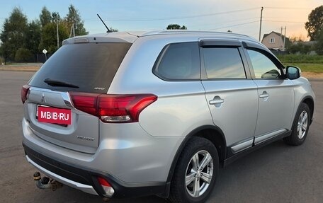 Mitsubishi Outlander III рестайлинг 3, 2016 год, 1 795 000 рублей, 5 фотография