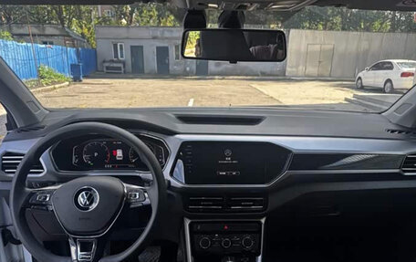 Volkswagen T-Cross I, 2023 год, 1 830 000 рублей, 11 фотография