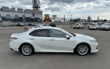 Toyota Camry, 2019 год, 2 990 000 рублей, 3 фотография