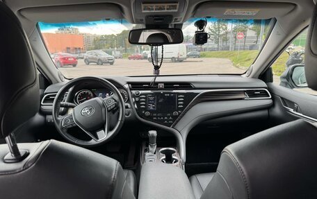 Toyota Camry, 2019 год, 2 990 000 рублей, 5 фотография