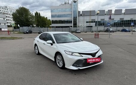 Toyota Camry, 2019 год, 2 990 000 рублей, 8 фотография
