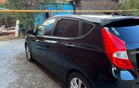 Hyundai Solaris II рестайлинг, 2013 год, 900 000 рублей, 4 фотография