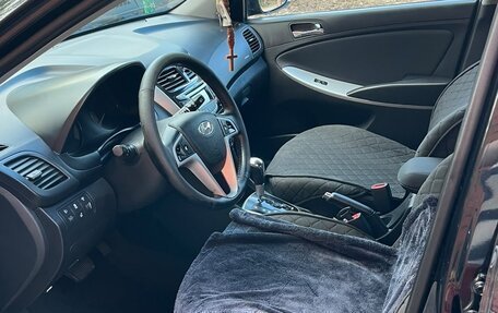Hyundai Solaris II рестайлинг, 2013 год, 900 000 рублей, 8 фотография