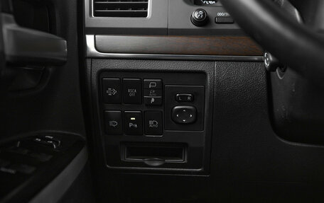 Toyota Land Cruiser 200, 2019 год, 6 700 000 рублей, 8 фотография
