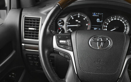 Toyota Land Cruiser 200, 2019 год, 6 700 000 рублей, 11 фотография
