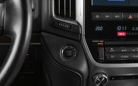 Toyota Land Cruiser 200, 2019 год, 6 700 000 рублей, 17 фотография
