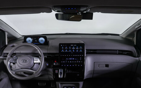 Hyundai Staria, 2021 год, 5 090 000 рублей, 17 фотография