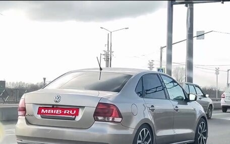 Volkswagen Polo VI (EU Market), 2015 год, 860 000 рублей, 3 фотография