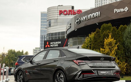 Hyundai Elantra, 2023 год, 1 998 000 рублей, 5 фотография