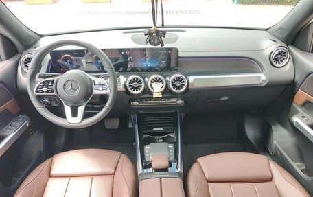 Mercedes-Benz GLB, 2023 год, 2 350 000 рублей, 8 фотография