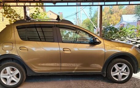 Renault Sandero II рестайлинг, 2015 год, 1 050 000 рублей, 2 фотография