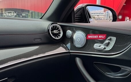 Mercedes-Benz E-Класс AMG, 2018 год, 4 800 000 рублей, 29 фотография