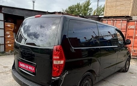Hyundai H-1 II рестайлинг, 2008 год, 650 000 рублей, 3 фотография