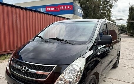 Hyundai H-1 II рестайлинг, 2008 год, 650 000 рублей, 2 фотография