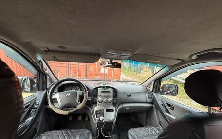 Hyundai H-1 II рестайлинг, 2008 год, 650 000 рублей, 15 фотография