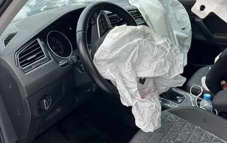 Volkswagen Tiguan II, 2021 год, 1 000 000 рублей, 14 фотография