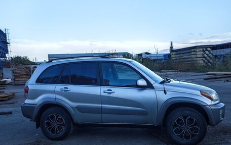 Toyota RAV4, 2001 год, 700 000 рублей, 3 фотография