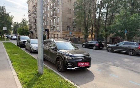 Volkswagen Tiguan, 2024 год, 4 200 000 рублей, 2 фотография