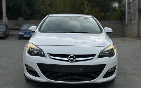 Opel Astra J, 2012 год, 780 000 рублей, 2 фотография
