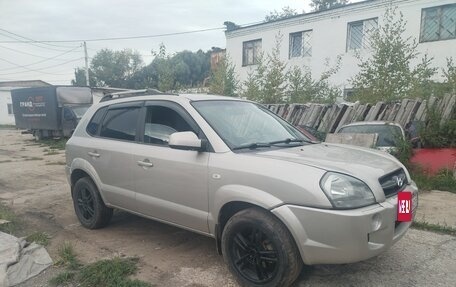 Hyundai Tucson III, 2005 год, 650 000 рублей, 2 фотография
