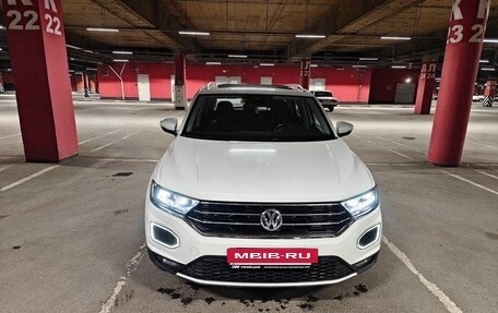 Volkswagen T-Roc I, 2020 год, 2 100 000 рублей, 2 фотография