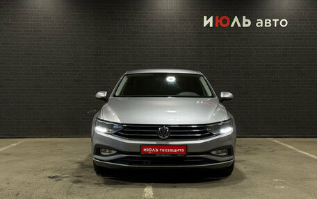 Volkswagen Passat B8 рестайлинг, 2020 год, 2 425 000 рублей, 2 фотография
