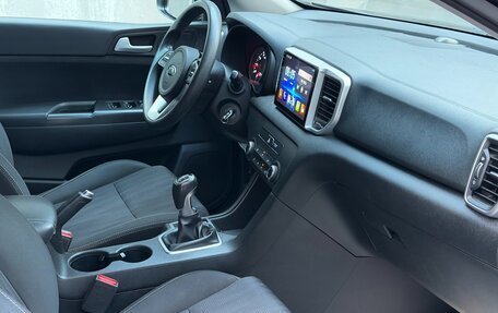 KIA Sportage IV рестайлинг, 2018 год, 1 649 000 рублей, 13 фотография