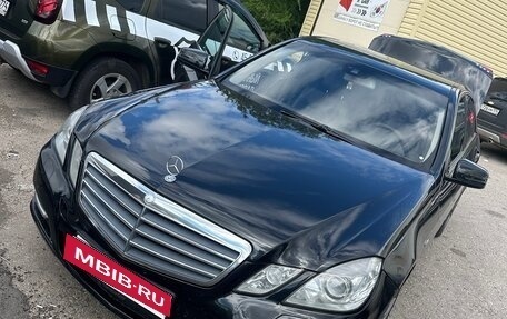 Mercedes-Benz E-Класс, 2011 год, 1 350 000 рублей, 1 фотография