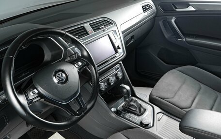 Volkswagen Tiguan II, 2017 год, 2 259 000 рублей, 8 фотография
