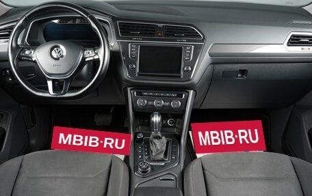 Volkswagen Tiguan II, 2017 год, 2 259 000 рублей, 13 фотография
