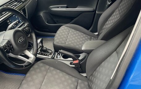KIA Rio IV, 2018 год, 1 380 000 рублей, 10 фотография