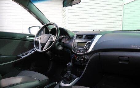 Hyundai Solaris II рестайлинг, 2012 год, 719 000 рублей, 16 фотография