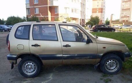 Chevrolet Niva I рестайлинг, 2004 год, 200 000 рублей, 1 фотография