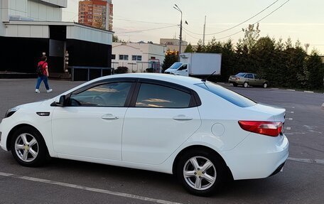 KIA Rio III рестайлинг, 2013 год, 820 000 рублей, 7 фотография