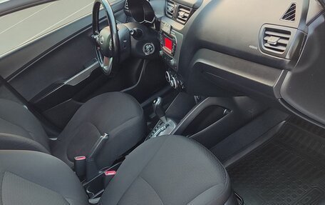 KIA Rio III рестайлинг, 2013 год, 820 000 рублей, 12 фотография
