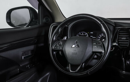 Mitsubishi Outlander III рестайлинг 3, 2018 год, 2 140 000 рублей, 12 фотография