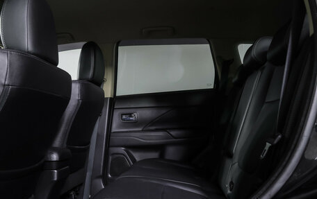 Mitsubishi Outlander III рестайлинг 3, 2018 год, 2 140 000 рублей, 11 фотография